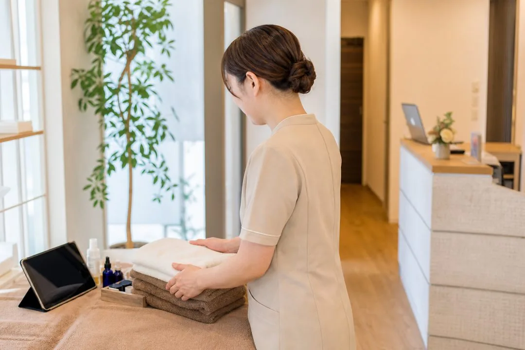 エステサロンのパート開閉店、チェックを属人化させない